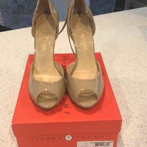 Ivanka Trump Natural patent leather pump